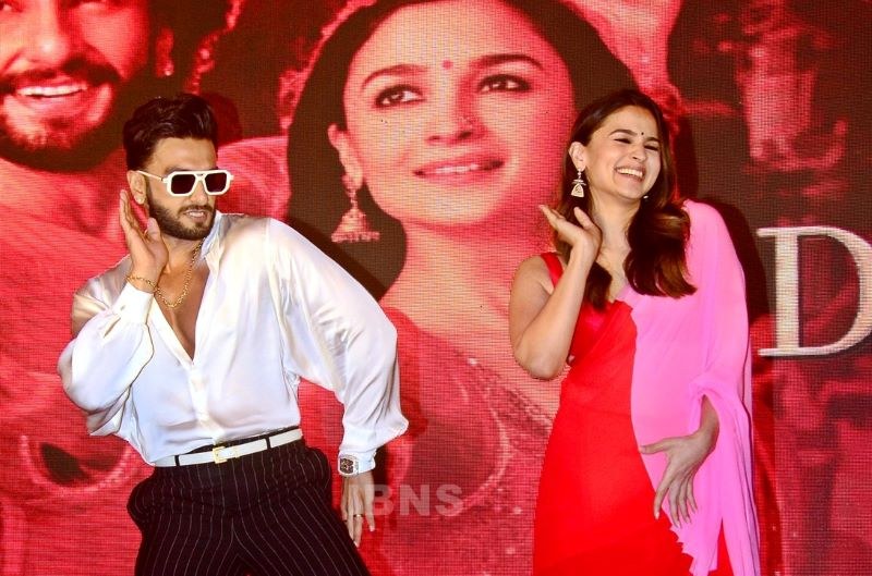 Ranveer Singh, Alia Bhatt bring 'Rocky Aur Rani Kii Prem Kahaani' to Kolkata