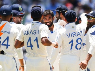 Australia fight back to extend lead to 333, Bumrah picks up four wickets to keep India in game