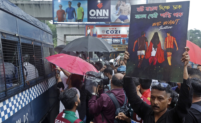 Kolkata witnesses historic protest by united football fans of sworn rivals East Bengal and Mohun Bagan against RG Kar rape-murder