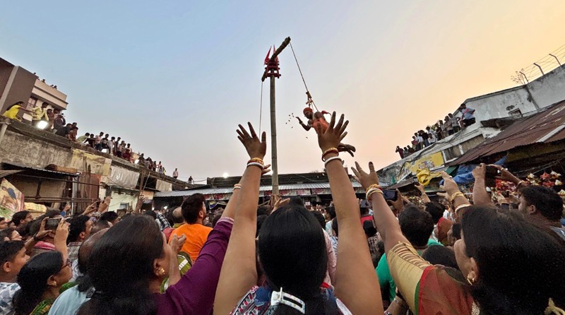 Of Dares and Thrills: Glimpses Of Bengal's Charak Festival In Kolkata