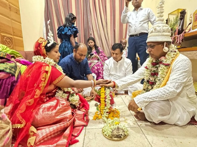In images : BJP leader Dilip Ghosh marries Rinku Majumdar