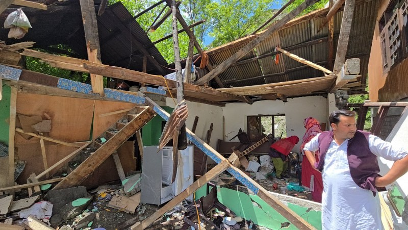 In Images: J&K CM Omar Abdullah visits shelling-hit Tangdhar and Uri