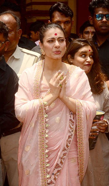 In Images: Kajol visits Kolkata's Dakshineswar Temple promoting her upcoming film Maa