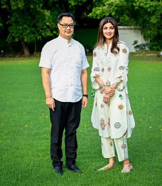 In images : Minister Kiren Rijiju wishes Shilpa Shetty on her birthday