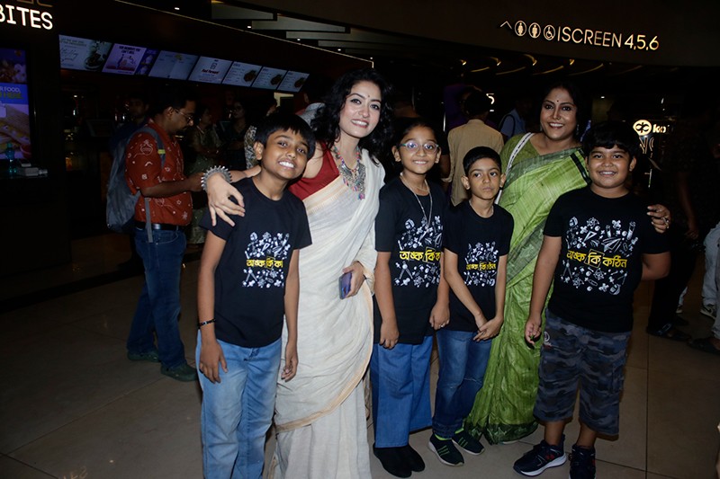 In Images: Premiere of Bengali film Onko Ki Kothin