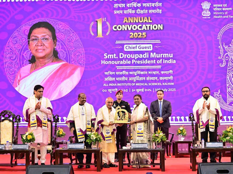 In Images: Prez Murmu attends AIIMS Kalyani convocation, visits Dakshineswar Temple
