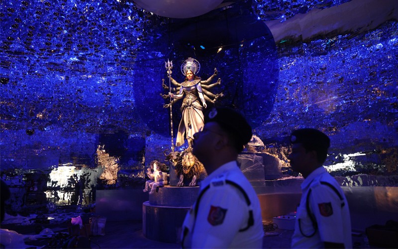 In Images: Arjunpur Amra Sabai Club presents ‘Mukhamukhi’ theme this Durga Puja