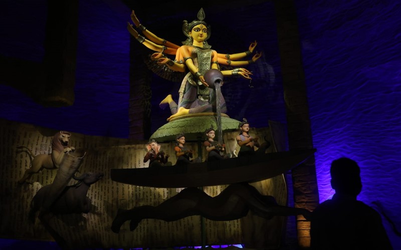 In Images: "Srotoswini": A Timeless Voyage at Chorbagan Sarbojanin Durga Puja