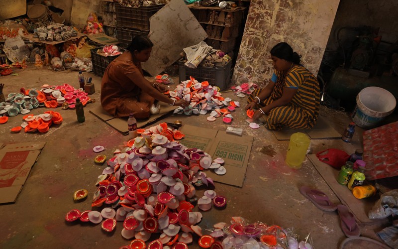 In Images: Kolkata readies for Diwali with idols and earthen lamps