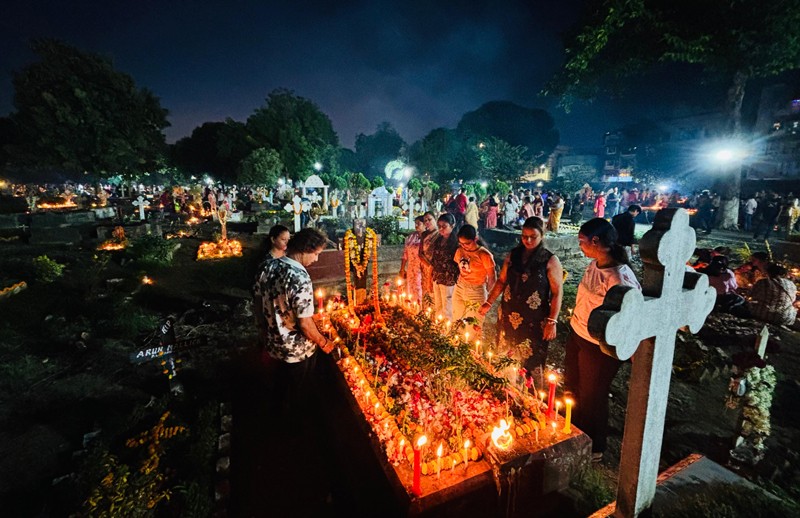 In Images: Kolkata’s christian community Observes All Souls’ Day