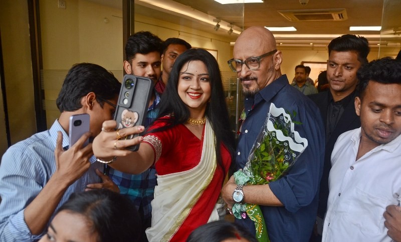 In Images: Mamata Banerjee, Dev, Shantanu Moitra grace KIFF 2025 closing ceremony