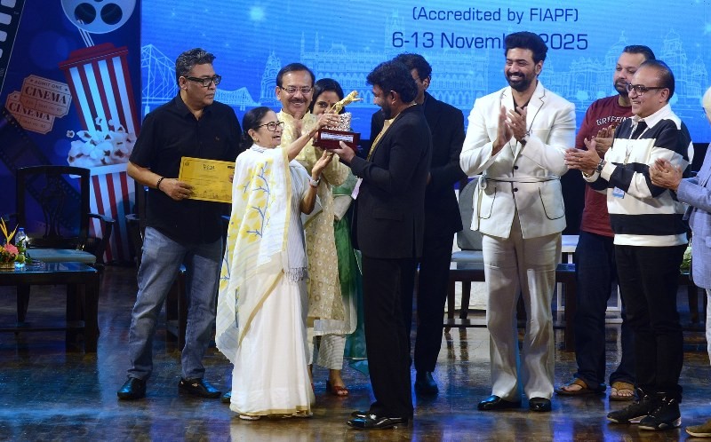 In Images: Mamata Banerjee, Dev, Shantanu Moitra grace KIFF 2025 closing ceremony