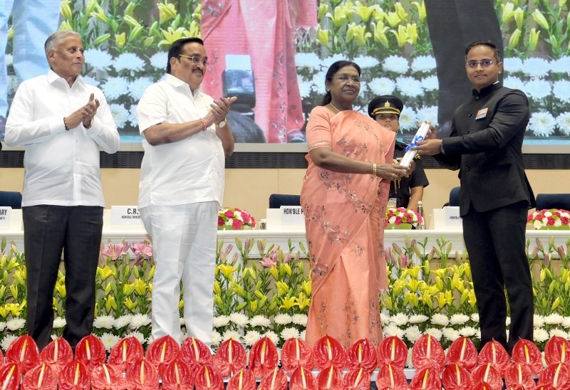 In Images: Droupadi Murmu confers 6th National Water Awards & Jal Sanchay Janbhagidari Awards