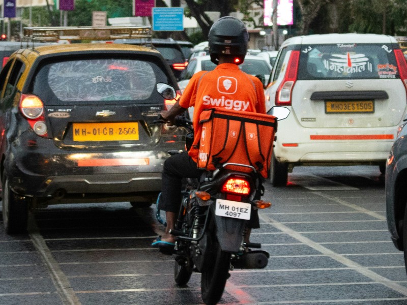 A Bengaluru man quit his ₹25 LPA job to deliver food, revealing a bold entrepreneurial strategy.