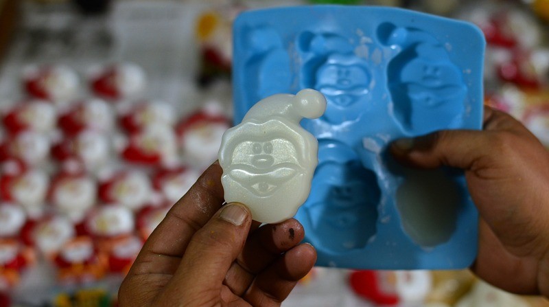 Kolkata wax artist Tuhin Mukherjee brings Santa Claus to life ahead of Christmas