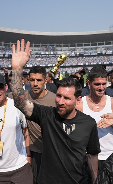 From Cheers to Chaos: Messi’s Kolkata Visit in Pictures