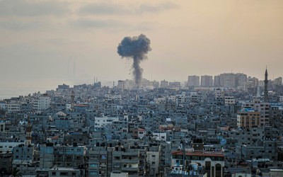Gaza: Israeli airstrike kills nine out of the doctor's ten children in Khan Younis