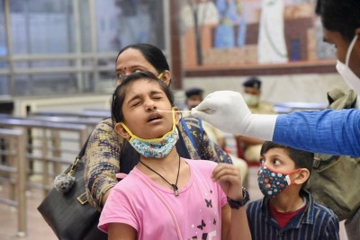 Covid-19 cases spike in India, tally touches 1,009