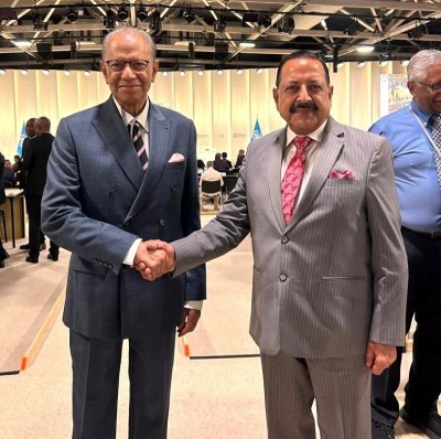 France: Jitendra SIngh meets Mauritius Prime Minister Navinchandra Ramgoolam