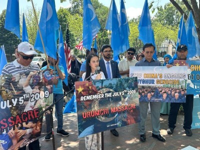 Uyghurs rally outside White House to mark Urumchi massacre anniversary