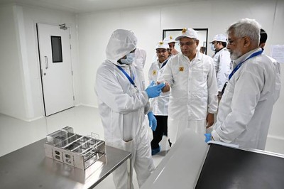 Ashwini Vaishnaw inaugurates India’s first Tempered Glass Manufacturing Facility for Mobile Devices at Noida