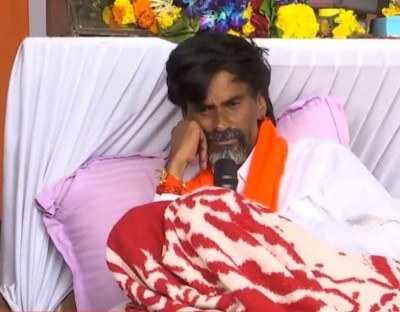 Maratha quota row: Manoj Jarange Patil ends hunger strike after Maha govt agrees to implement Hyderabad Gazette