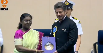 Shah Rukh Khan receives maiden National Award from President Droupadi Murmu