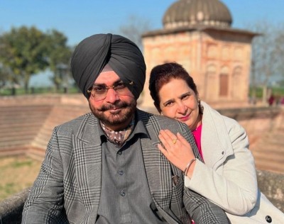 Congress suspends Navjot Kaur Sidhu over ‘Rs 500-crore suitcase’ remark, despite her clarification