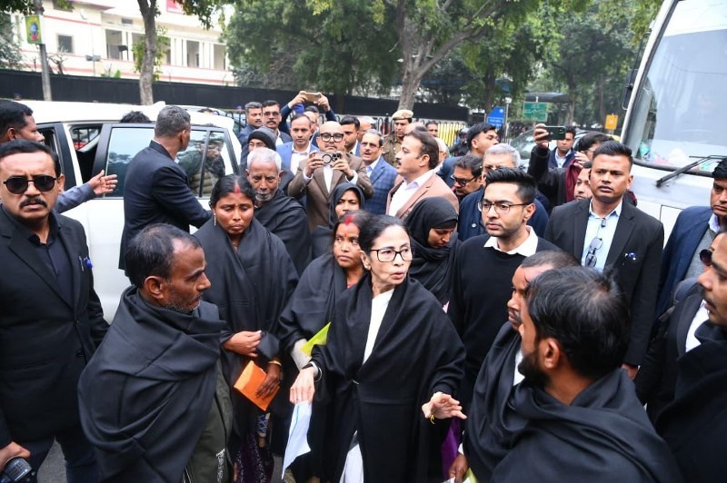 In images: Mamata Banerjee addresses the media after meeting Chief Election Commissioner in Delhi