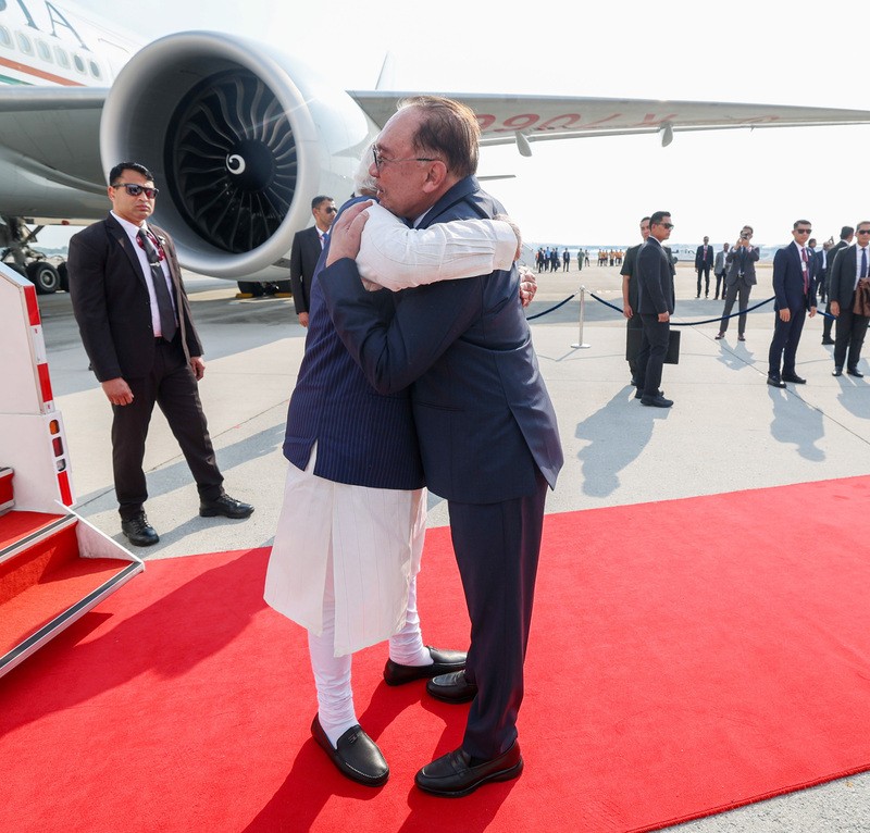 In images: PM Modi receives warm welcome in Kuala Lumpur