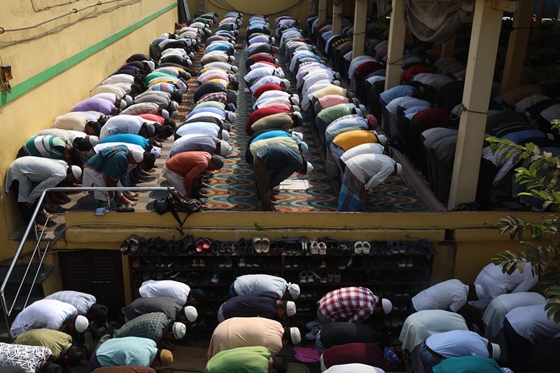 In Images: Thousands gather in Kolkata mosque on first Friday of Ramadan