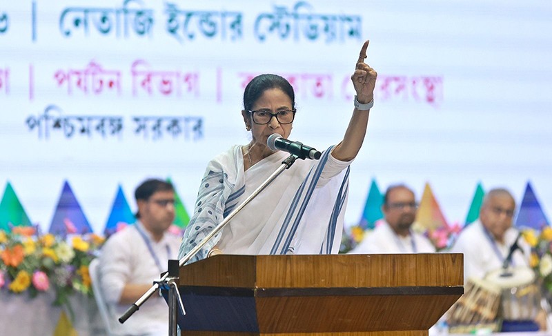 Mamata Banerjee joins grand Holi celebration in Kolkata — Watch the festive moments