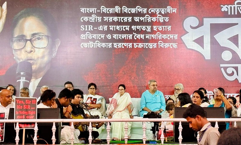 In Images: Mamata Banerjee holds dharna in Kolkata over SIR issue