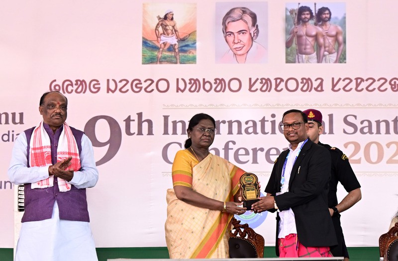 In Images: Prez Murmu attends the 9th International Santal Conference at Darjeeling