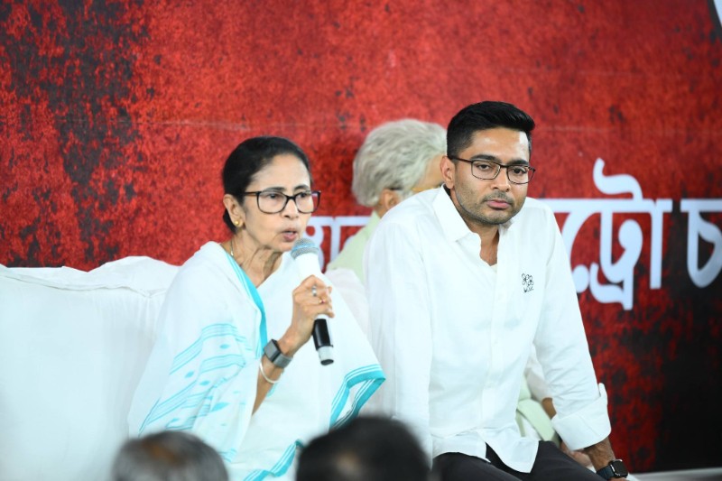 Mamata Banerjee withdraws dharna against SIR after five days in Kolkata.