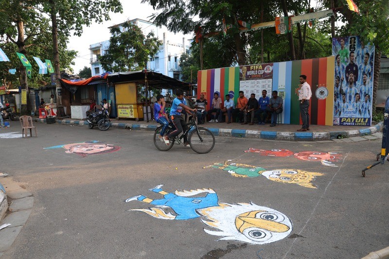 In Images: Kolkata artist celebrates global football icons with vibrant street murals
