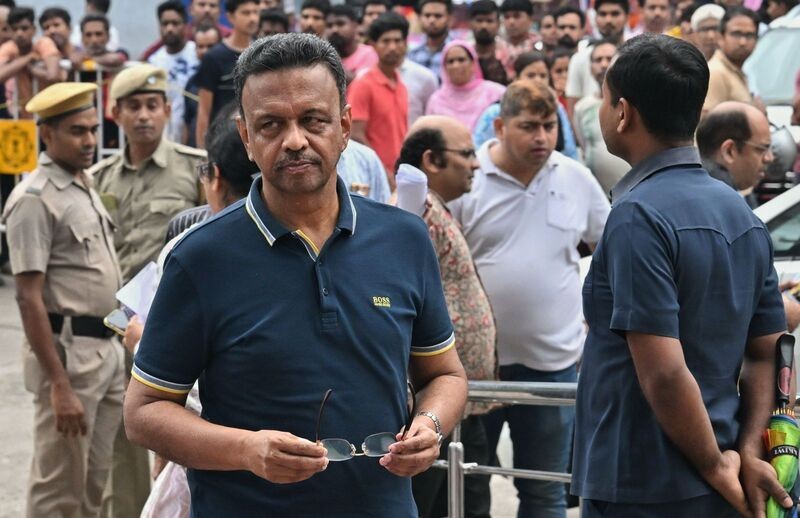 In Images: CM Suvendu Adhikari, ministers meet Taratala warehouse collapse victims at SSKM Hospital