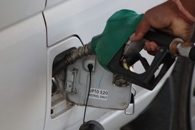 Survey links E20 fuel to increased repairs, wear and tear, and declining mileage in older petrol vehicles.