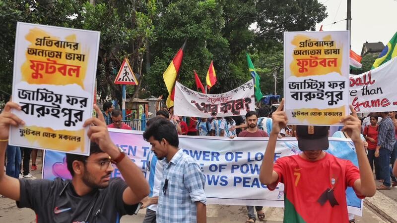 In Images: Kolkata football fans protest at Esplanade over Baruipur rape and murder case