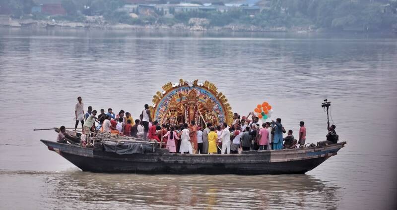 In Images: Sindoor Khela, idol immersion mark Bijoya Dashami in Kolkata