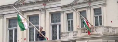 Dramatic scenes in London as protester climbs Iranian Embassy, rips down flag