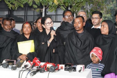 In images: Mamata Banerjee addresses the media after meeting Chief Election Commissioner in Delhi