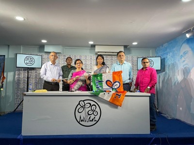 In Images: Indian athlete Swapna Barman joins TMC ahead of Bengal polls