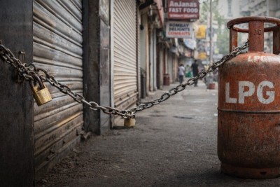 LPG crisis hits metros: Commercial cylinder shortage triggers panic as govt prioritises domestic supply