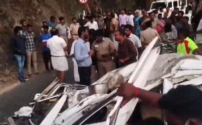 9 killed as tourist van plunges into a gorge in Tamil Nadu’s Valparai Hills