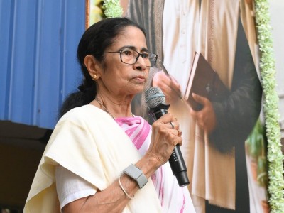 Mamata calls on Left, Ultra-Left, other opposition parties to unite against BJP in Bengal