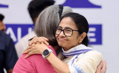 Mamata’s return to Congress? Sonia Gandhi reportedly floats ‘Ghar Wapsi’ offer to TMC chief