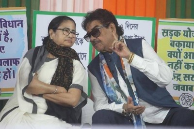 Praise for Modi, loyalty to Didi: Shatrughan Sinha dismisses 'rebel camp' buzz