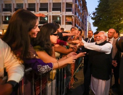 PM Modi arrives in Paris after G7 Summit conclusion