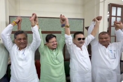 Fresh jolt to Mamata Banerjee as her 'Man Friday' Madan Mitra switches to Ritabrata-led rebel camp